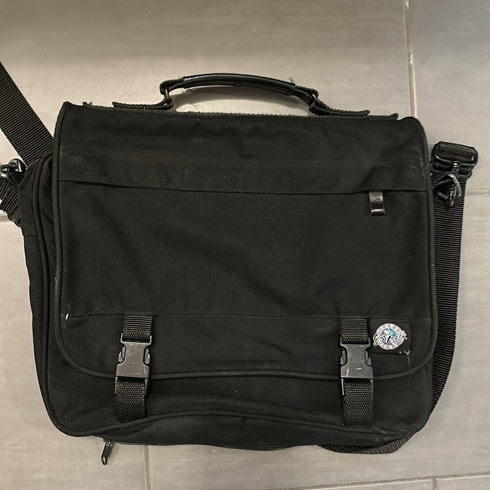 Eagle Creek nylon shoulder bag/briefcase